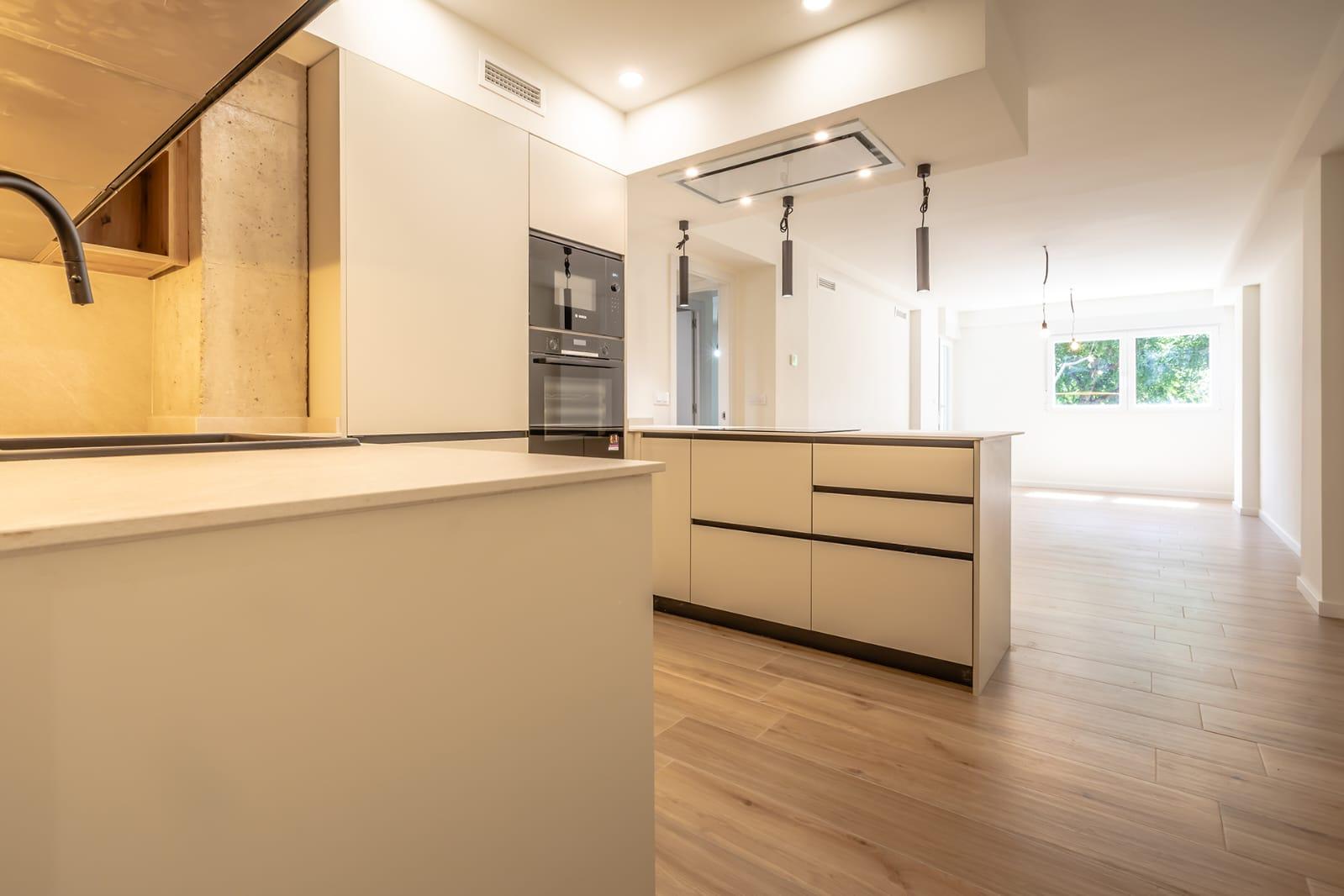 Imagen 7 Piso en venta en Valencia / Próximo al Polideportivo de San Isidro