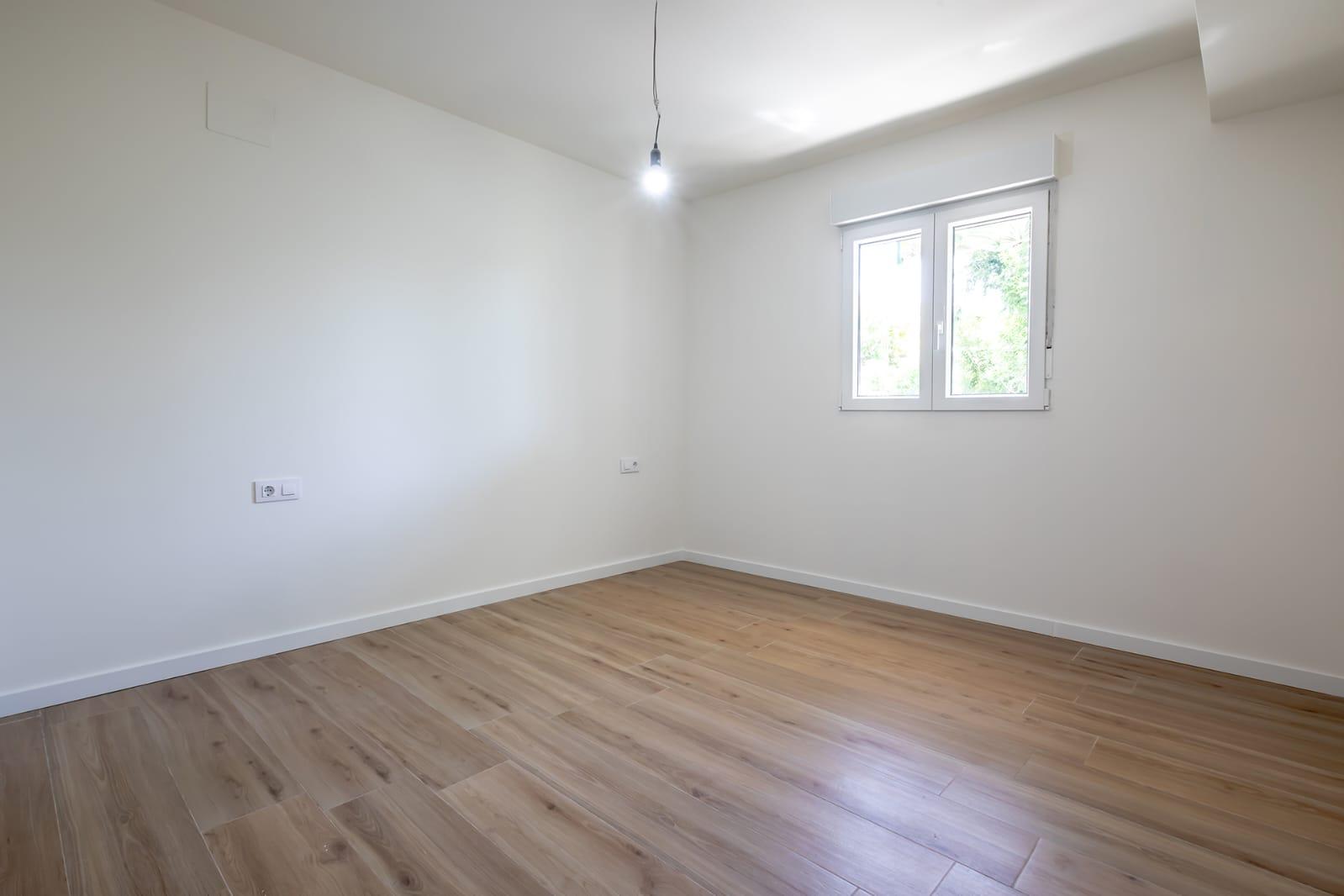 Imagen 9 Piso en venta en Valencia / Próximo al Polideportivo de San Isidro