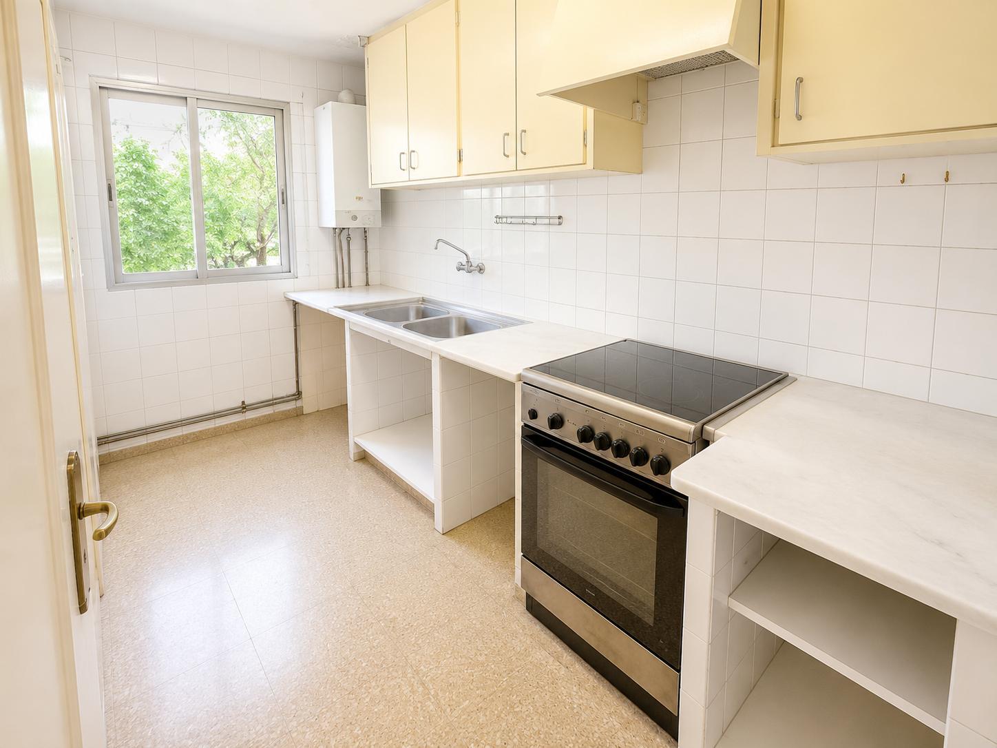 Imagen 10 Piso en venta en Valencia / Próxima al Parque de Marchalenes