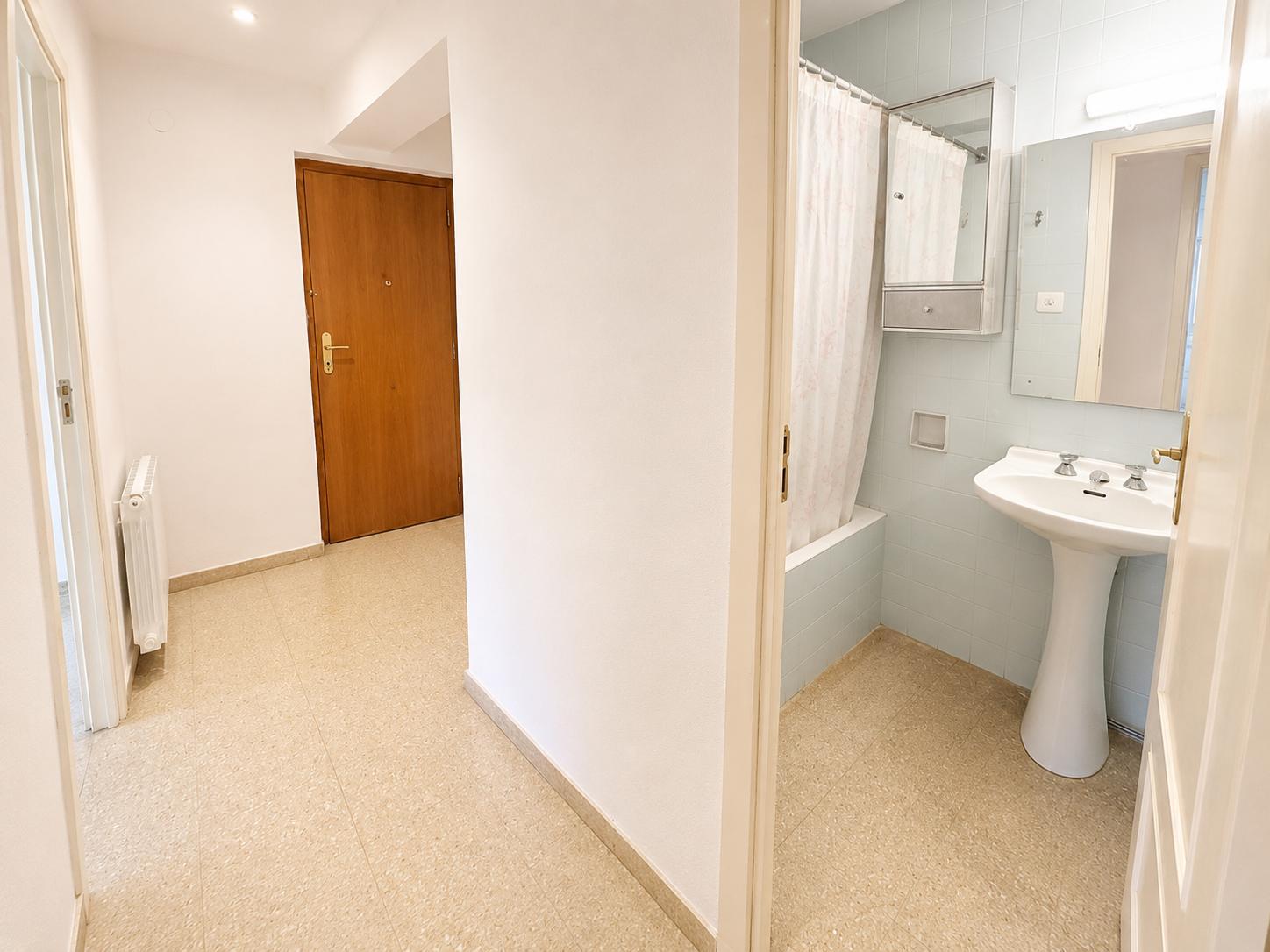 Imagen 8 Piso en venta en Valencia / Próxima al Parque de Marchalenes
