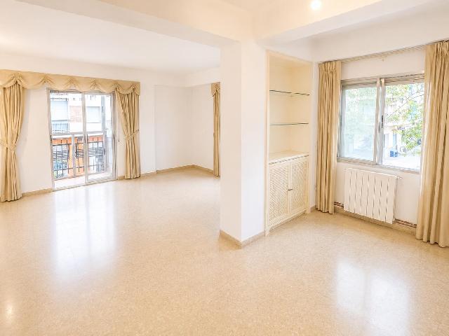 Imagen 2 Inmueble 304541 - Piso en venta en Valencia / Próxima al Parque de Marchalenes