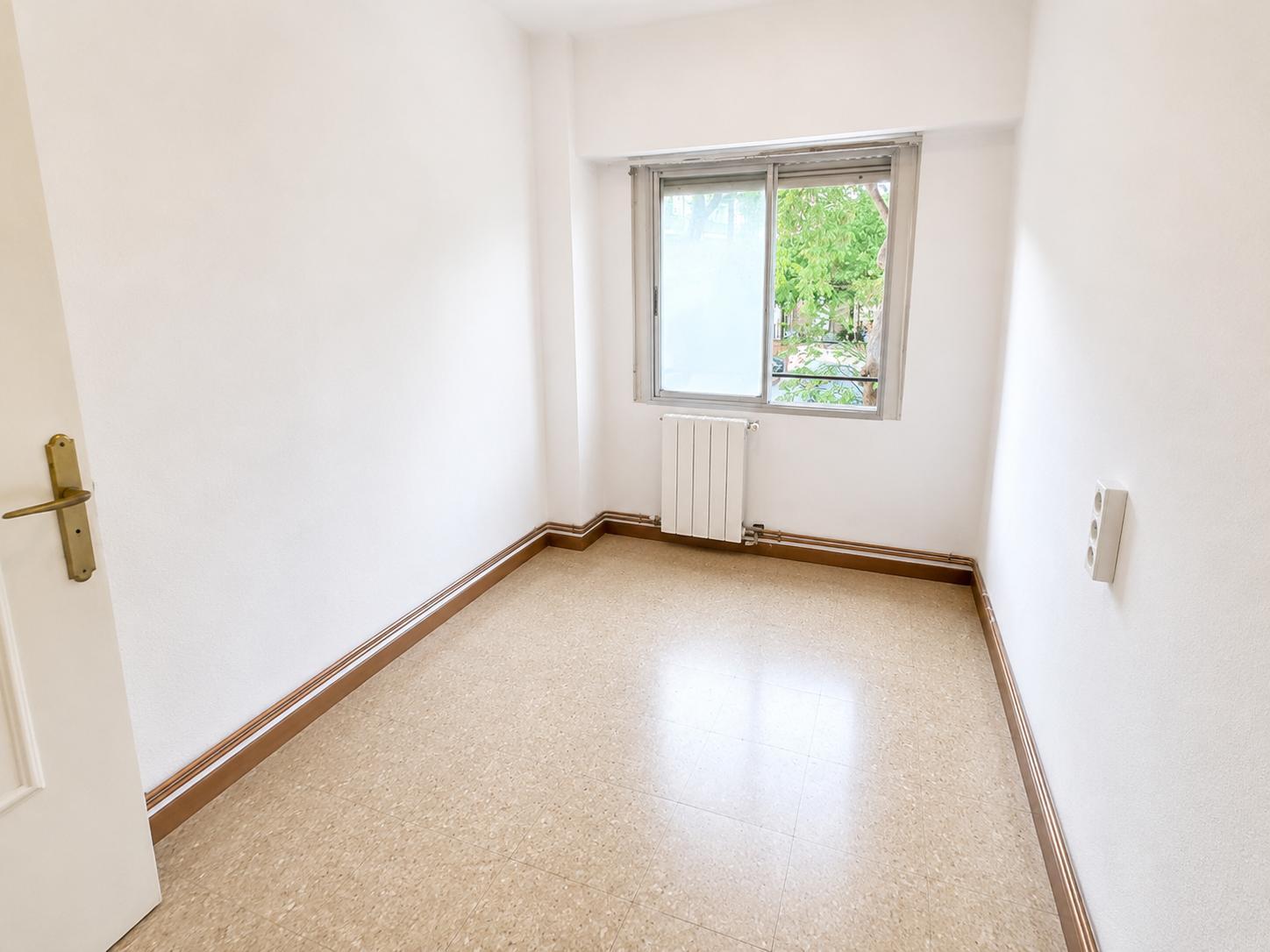 Imagen 4 Piso en venta en Valencia / Próxima al Parque de Marchalenes