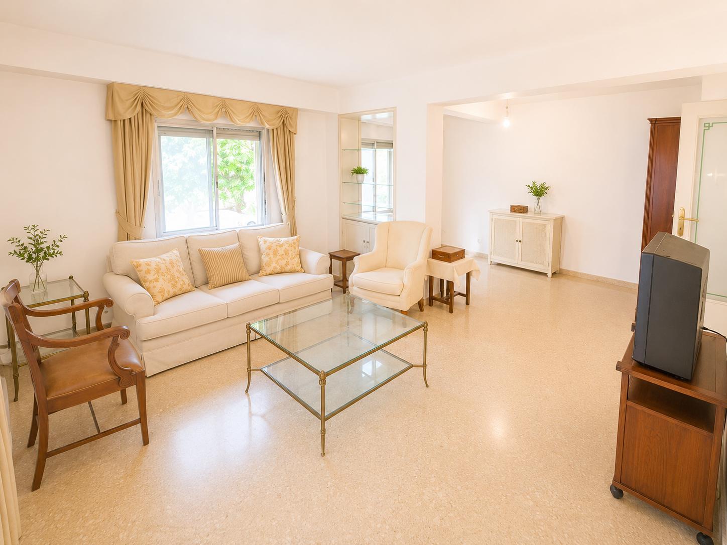 Imagen 1 Piso en venta en Valencia / Próxima al Parque de Marchalenes