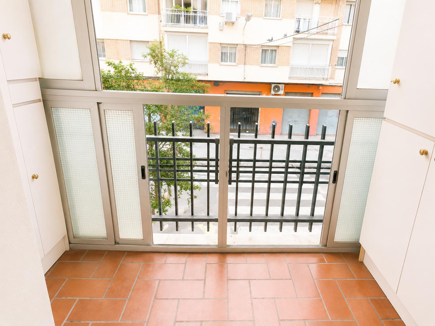 Imagen 5 Piso en venta en Valencia / Próxima al Parque de Marchalenes