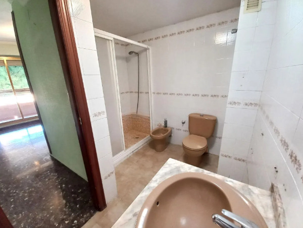 Imagen 4 Inmueble 304568 - Piso en venta en Valencia / Junto a la estación de metro Avda. del Cid