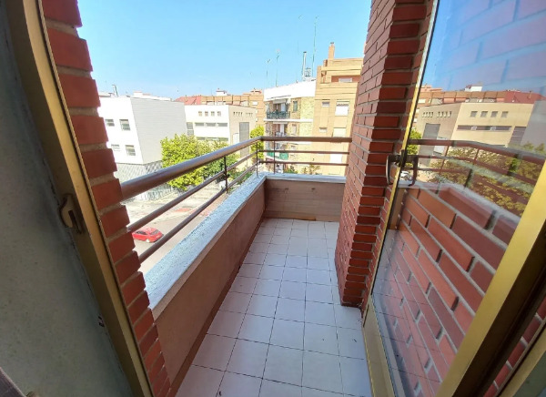 Imagen 3 Inmueble 304568 - Piso en venta en Valencia / Junto a la estación de metro Avda. del Cid