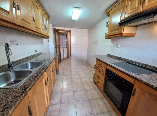 Imagen 1 Inmueble 304568 - Piso en venta en Valencia / Junto a la estación de metro Avda. del Cid