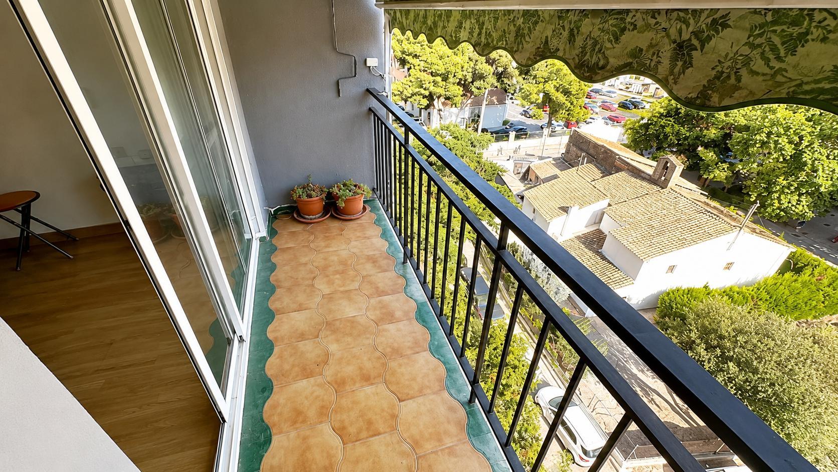Imagen 2 Piso en venta en Valencia / Al lado del Hospital General 