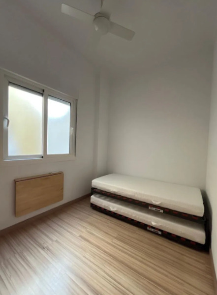 Imagen 8 Piso en venta en Valencia / Junto a  la parada de metro Grau-la Marina