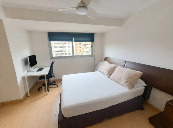 Imagen 6 Piso en venta en Valencia / Junto a Vara de Quart