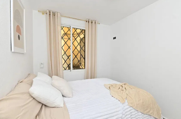 Imagen 11 Piso en venta en Valencia / Cercana a playa Malvarrosa y la Univ. Politécnica