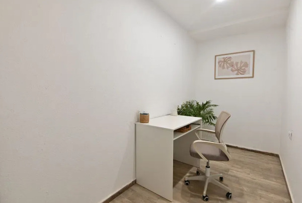 Imagen 17 Piso en venta en Valencia / Cercana a playa Malvarrosa y la Univ. Politécnica