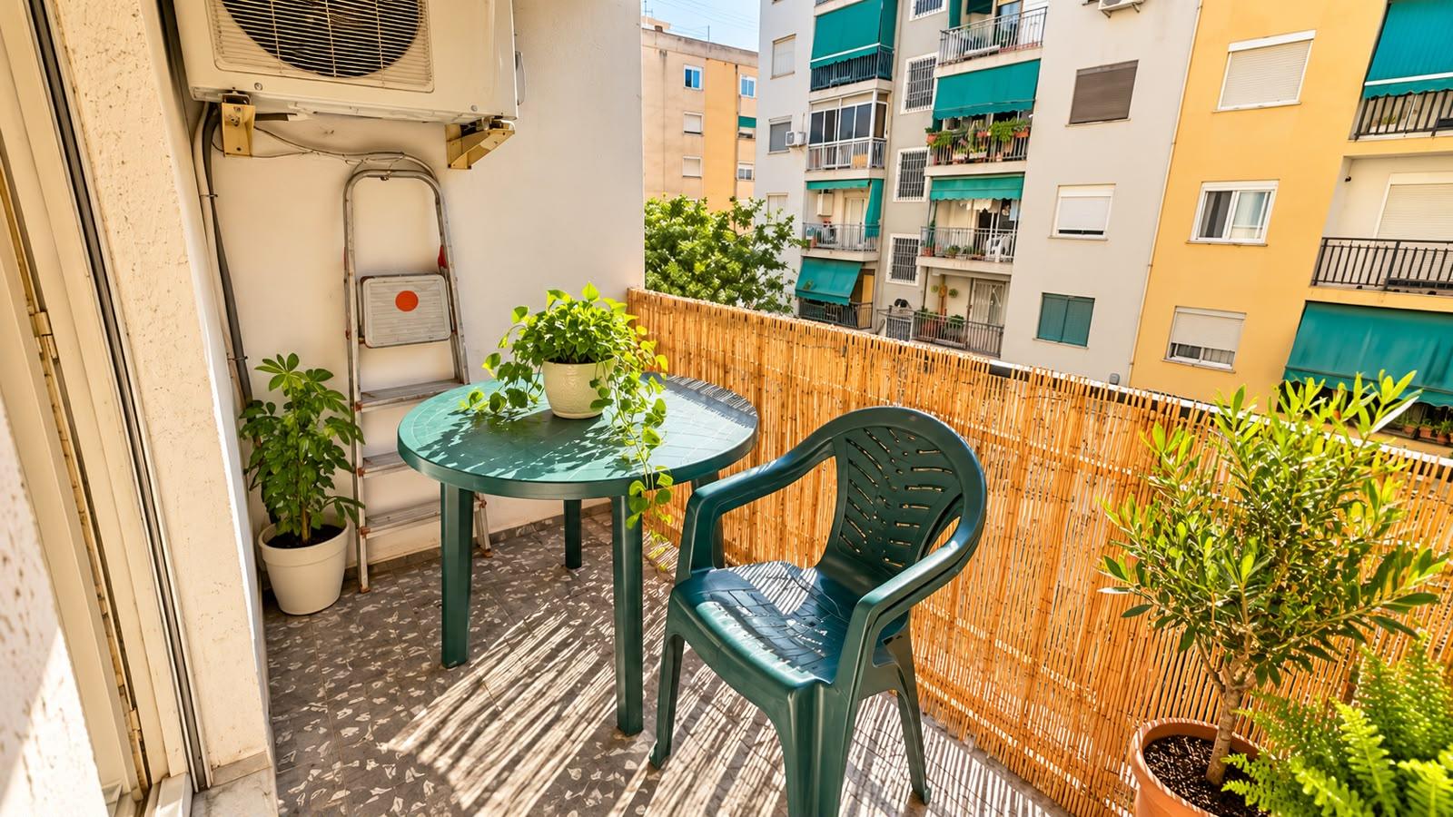 Imagen 2 Piso en venta en Valencia / Próxima al Parque Marchalenes