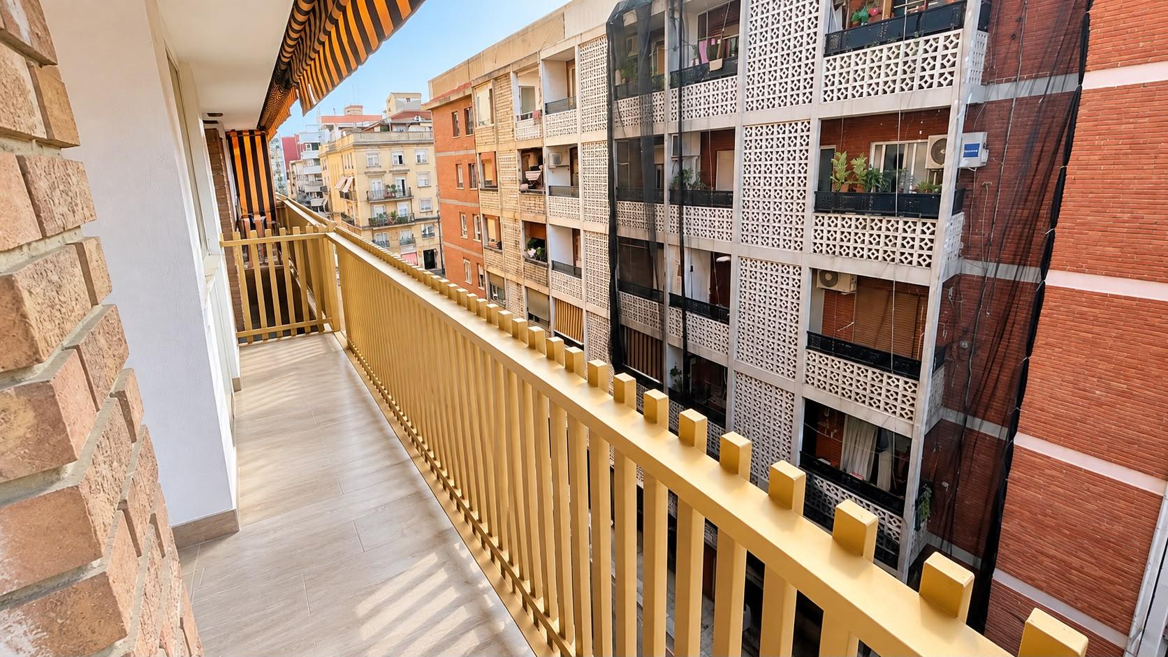 Imagen 5 Piso en venta en Valencia / Próxima al Jardín de Ayora