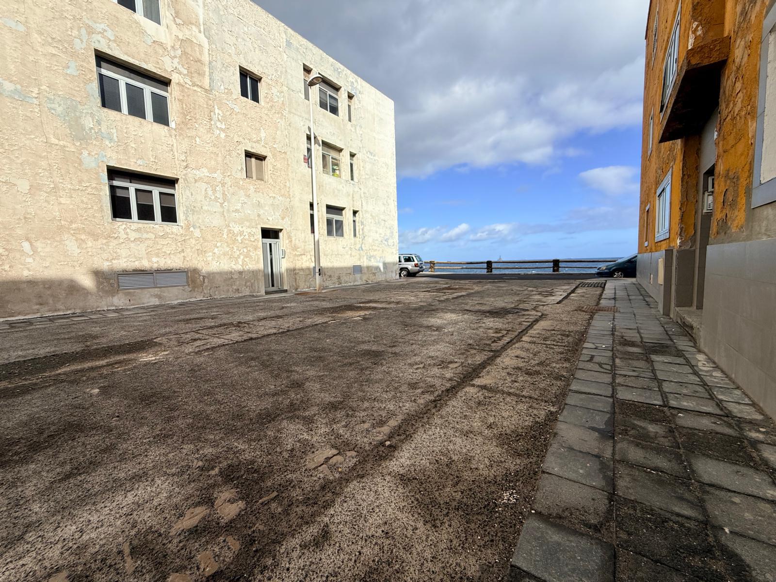 Imagen 1 Piso en venta en Telde / Al lado de la playa, excelente conexión con la Gc-1