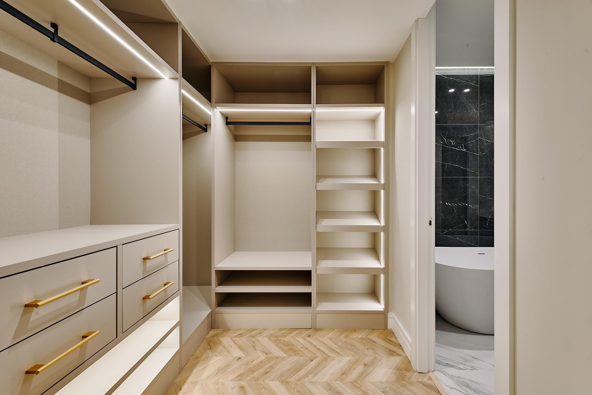 Imagen 14 Piso en venta en Madrid / Esquina con Calle del General Pardiñas.