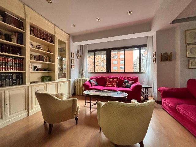 Imagen 1 Inmueble 298699 - Piso en alquiler en Madrid / Junto al Colegio del Pilar.