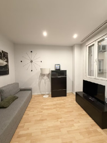 Imagen 1 Inmueble 299931 - Piso en venta en Madrid / Junto a la estación de metro de Lista.