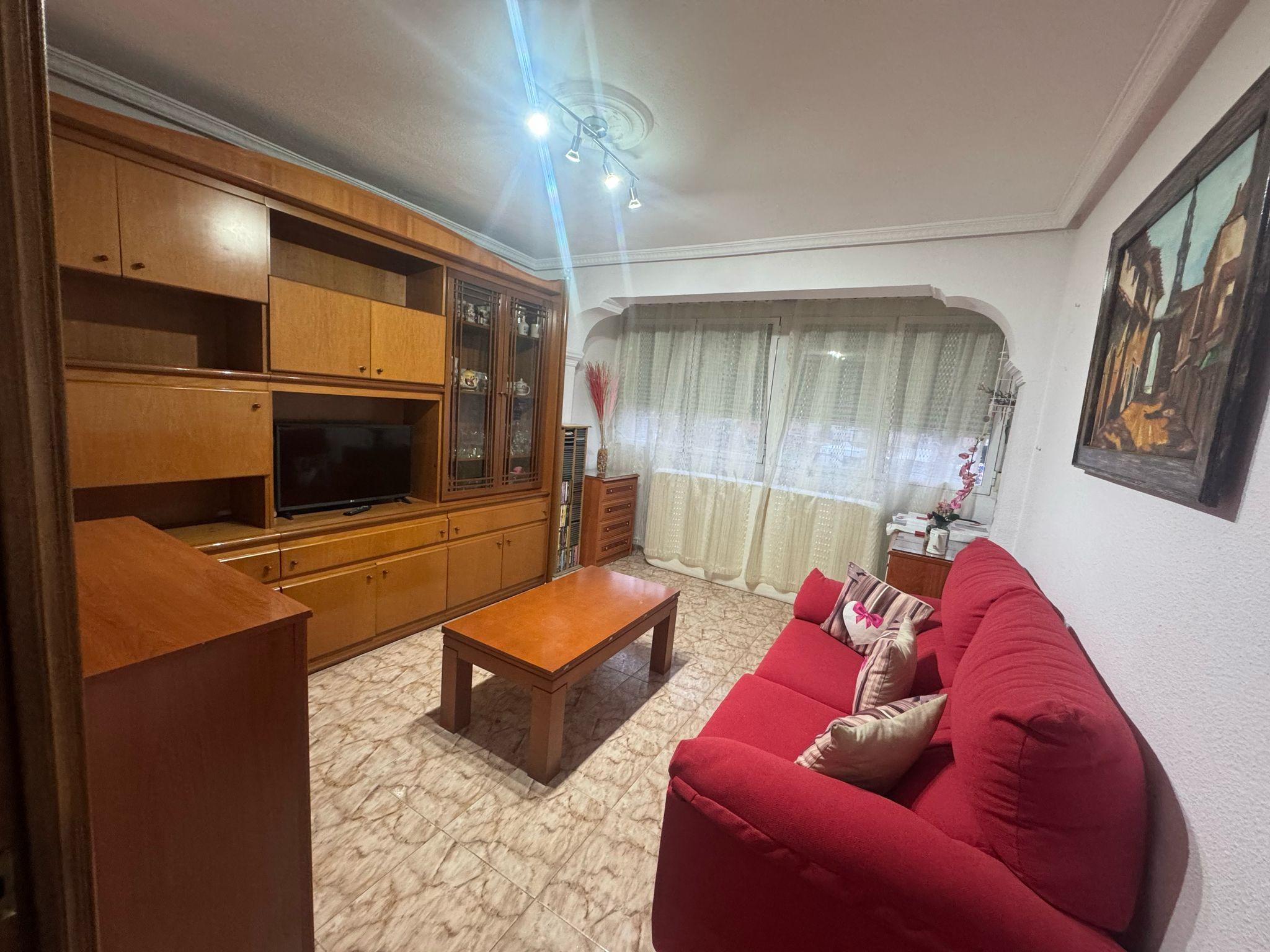 Imagen 1 Piso en venta en Madrid / Entre las estaciones de Aviación Española y Las Águilas