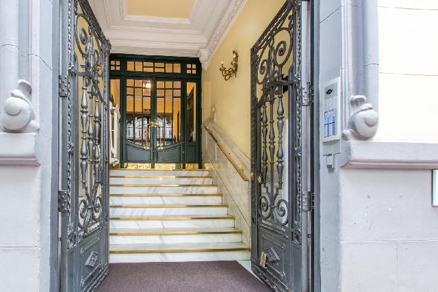 Imagen 1 Inmueble 302686 - Piso en venta en Madrid / Recoletos Calle Castello al lado del colegio del Pilar