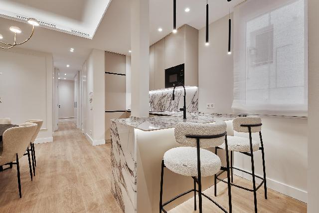 Imagen 1 Inmueble 304741 - Piso en venta en Madrid / Conde de Peñalver