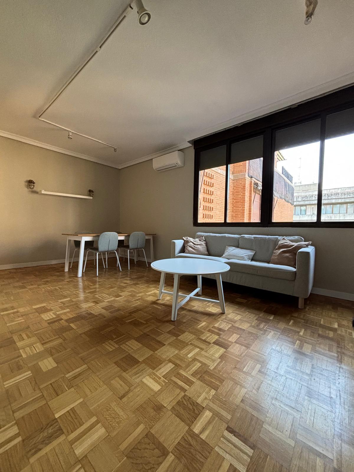 Imagen 4 Piso en alquiler en Madrid / Calle Maestro Ángel Llorca 