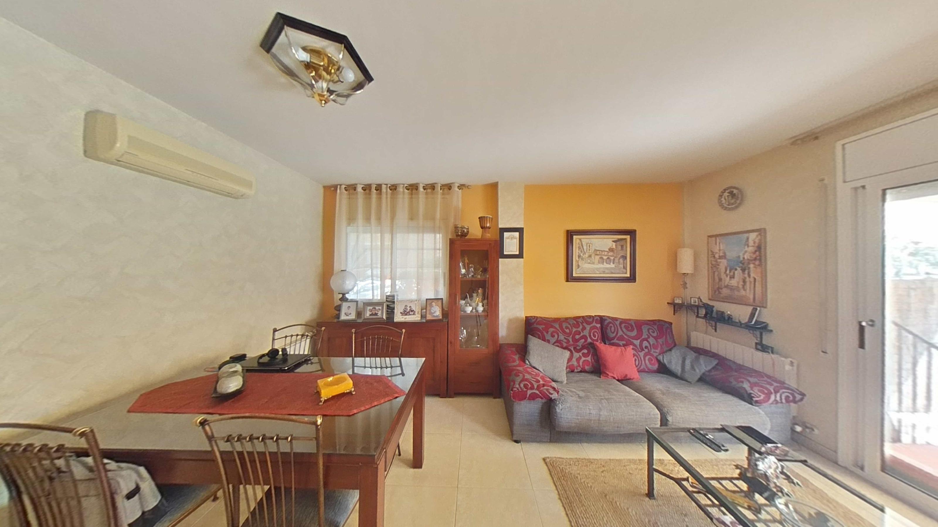 Imagen 4 Casa Adosada en venta en Cubelles / Casa adosada esquinera  2ª linea en la Mota   