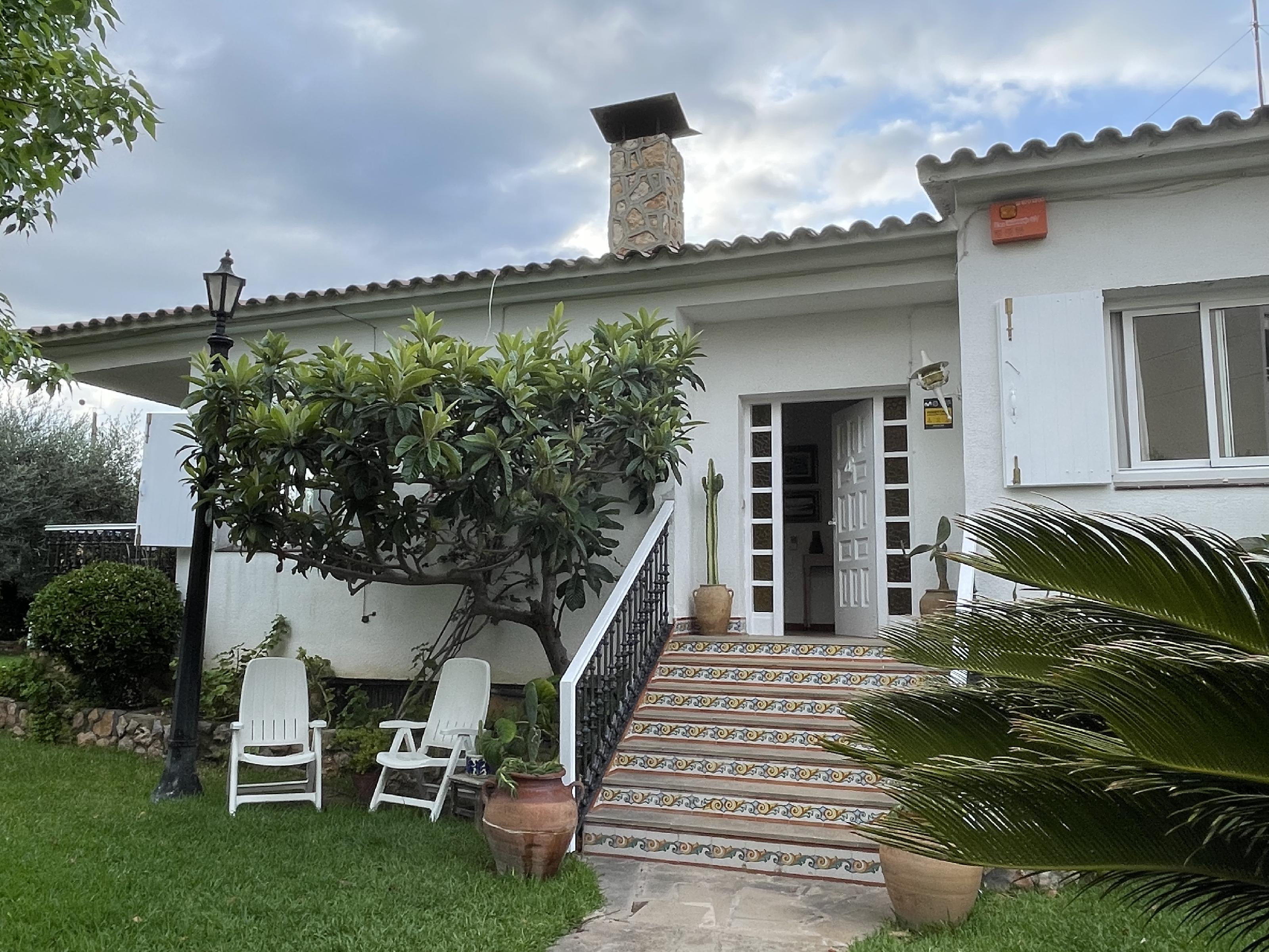 Imagen 2 Casa Aislada en venta en Vendrell El / Cerca de todos los servicios y playa 