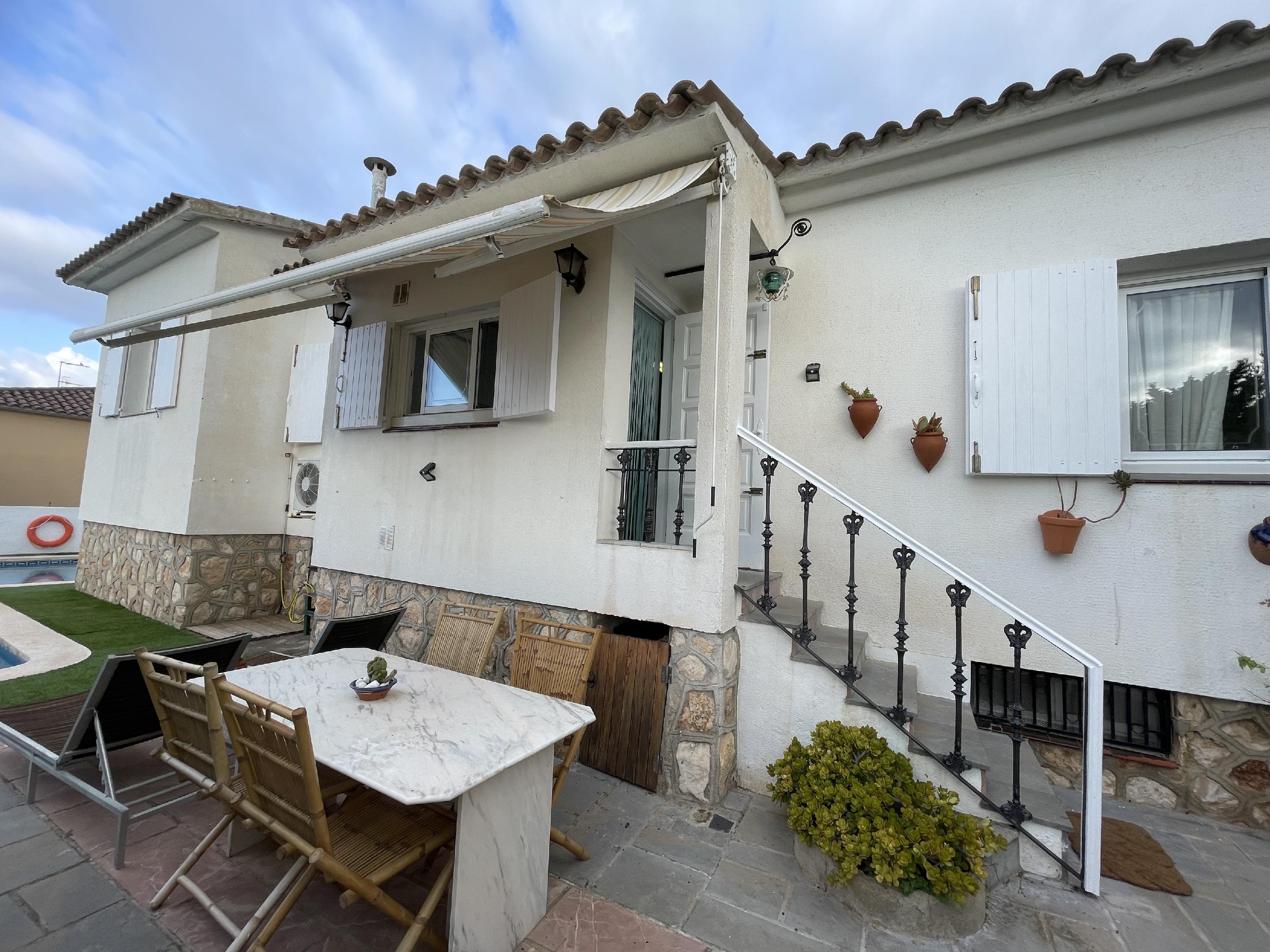 Imagen 3 Casa Aislada en venta en Vendrell El / Cerca de todos los servicios y playa 