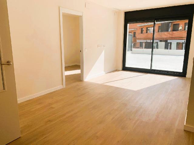 Imagen 2 Inmueble 298606 - Planta Baja en venta en Cubelles / Junto al centro y a escasos minutos de la playa.