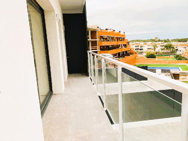 Imagen 2 Inmueble 298612 - Piso en venta en Cubelles / Junto al centro y a escasos minutos de la playa.