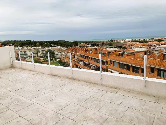 Imagen 3 Inmueble 298615 - Ático en venta en Cubelles / Junto al centro y a escasos minutos de la playa.