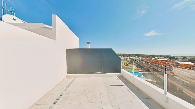 Imagen 4 Inmueble 298615 - Ático en venta en Cubelles / Junto al centro y a escasos minutos de la playa.