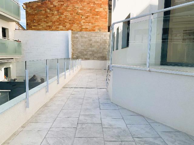 Imagen 5 Inmueble 298616 - Planta Baja en venta en Cubelles / Junto al centro y a escasos minutos de la playa.