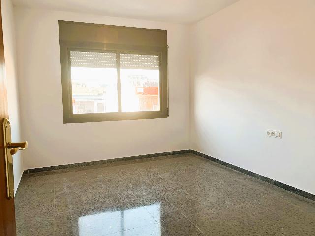 Imagen 3 Inmueble 299772 - Piso en alquiler en Vilanova I La Geltrú / Centro, a pasos de todos los servicios.