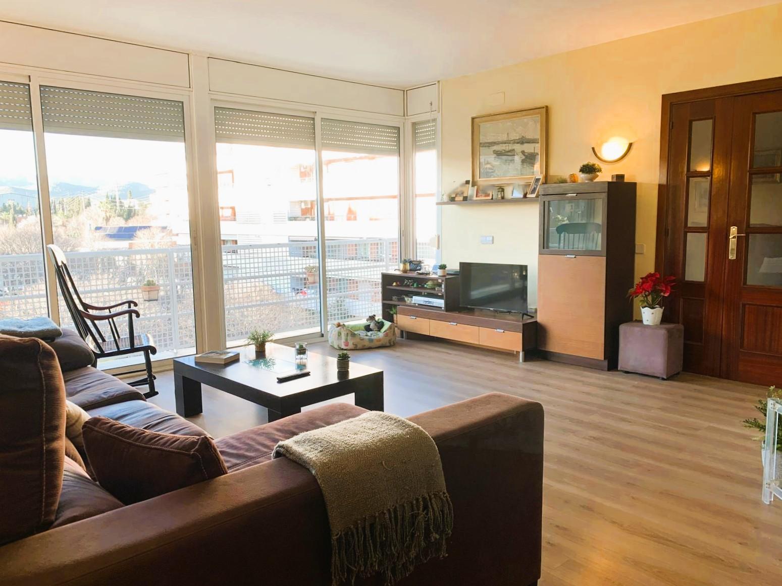Imagen 1 Piso en venta en Vilanova I La Geltrú / Zona Fábrica Nova, junto al centro.
