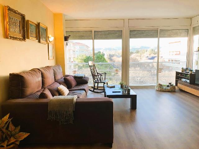 Imagen 3 Inmueble 300610 - Piso en venta en Vilanova I La Geltrú / Zona Fábrica Nova, junto al centro.