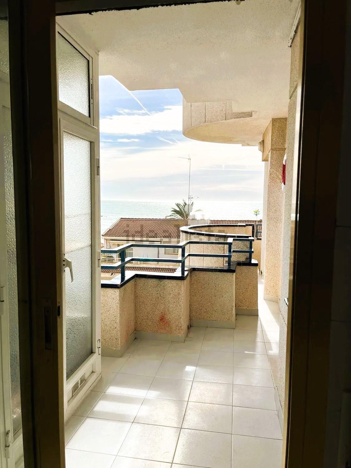 Imagen 6 Apto. Playa en venta en Cunit / Primera línea de mar