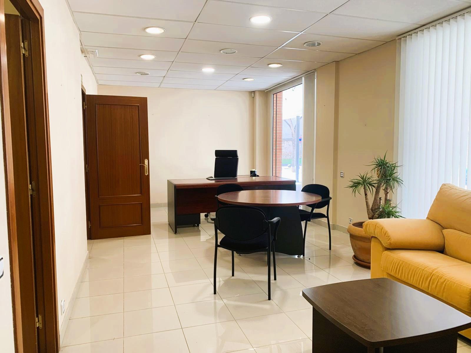 Imagen 5 Local Comercial en venta en Vilanova I La Geltrú / Zona juzgados y a escasos minutos del c...