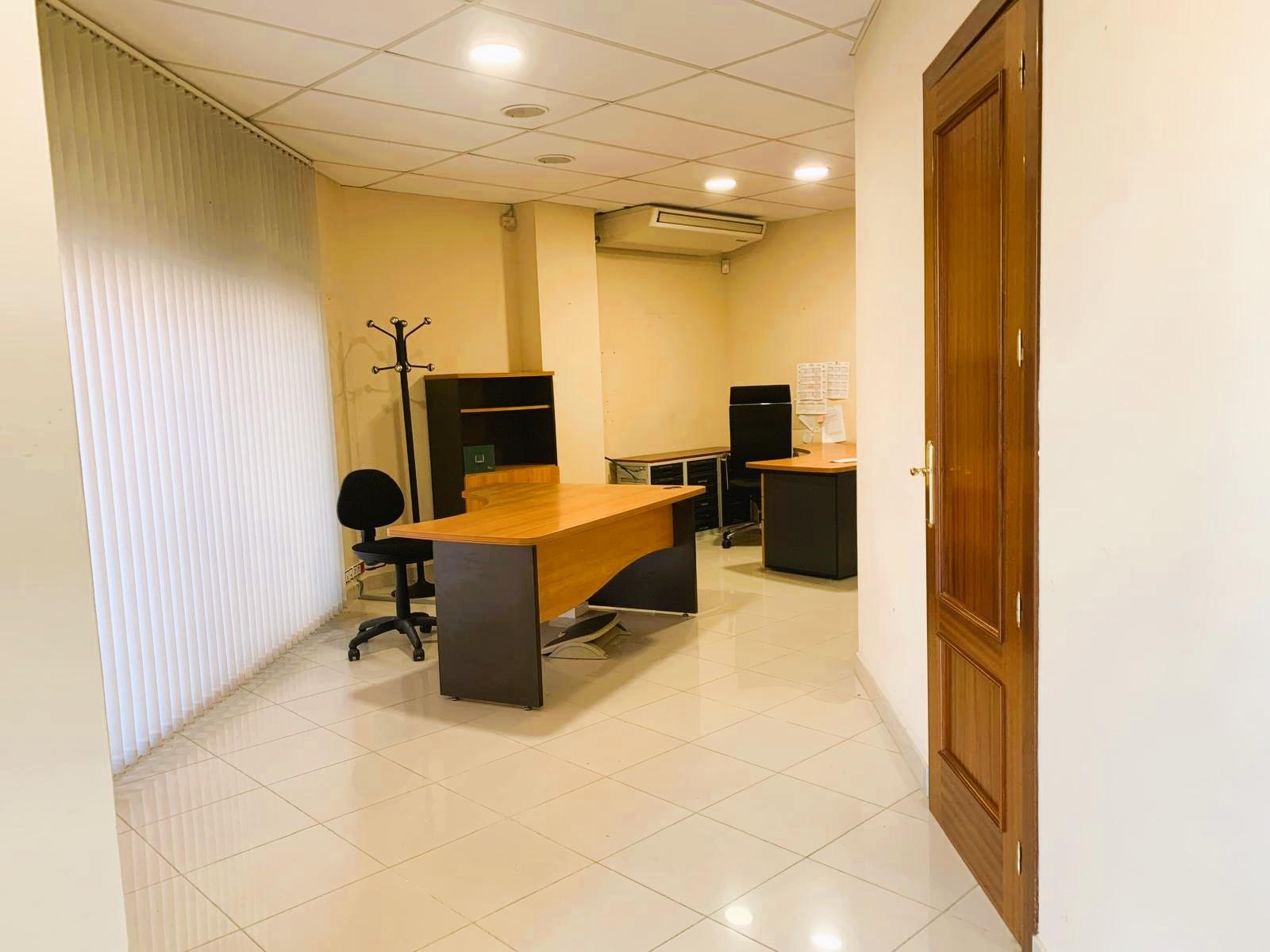 Imagen 10 Local Comercial en venta en Vilanova I La Geltrú / Zona juzgados y a escasos minutos del c...