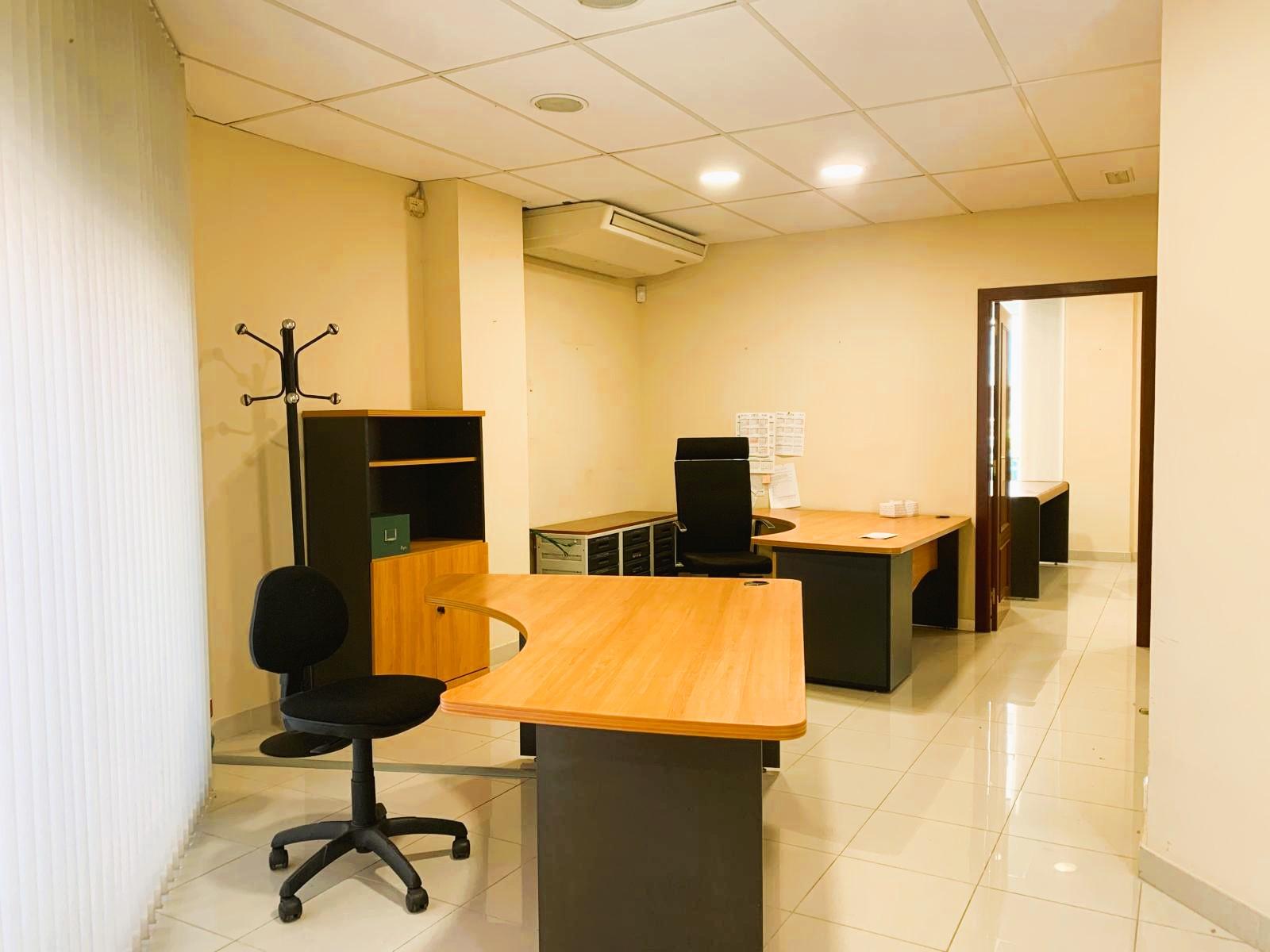 Imagen 4 Local Comercial en venta en Vilanova I La Geltrú / Zona juzgados y a escasos minutos del c...