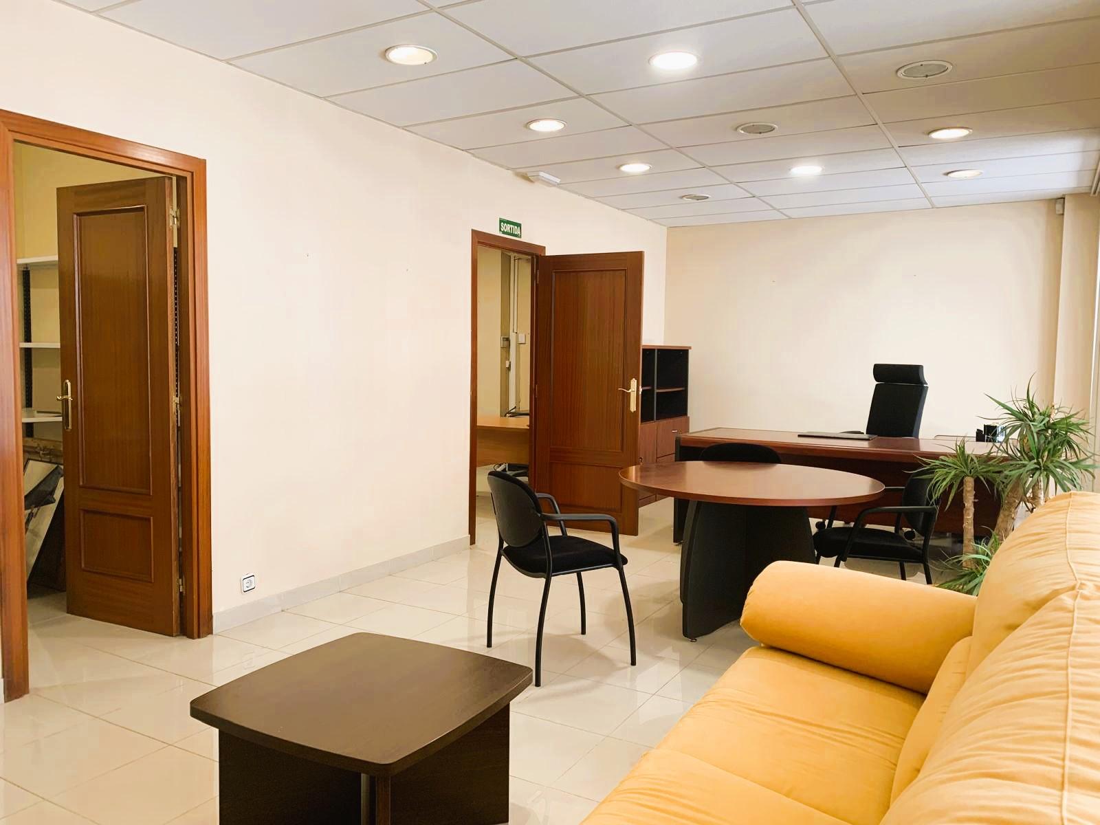 Imagen 8 Local Comercial en venta en Vilanova I La Geltrú / Zona juzgados y a escasos minutos del c...