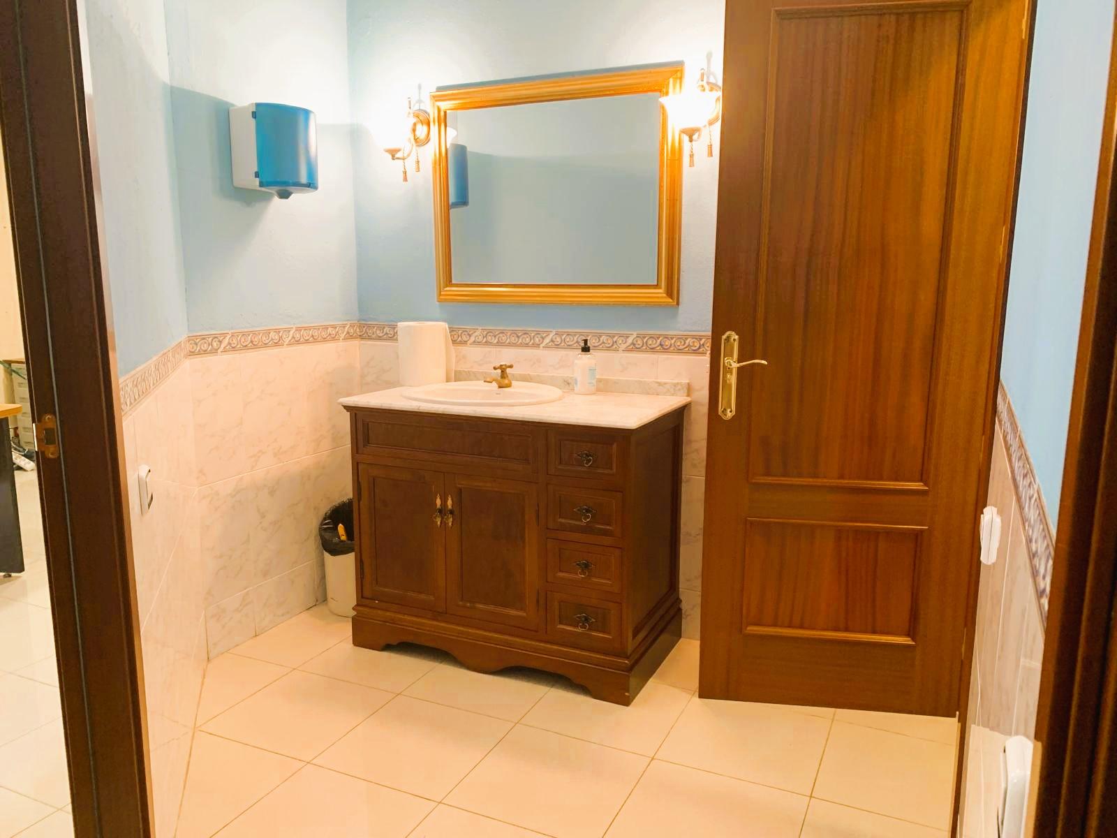 Imagen 14 Local Comercial en venta en Vilanova I La Geltrú / Zona juzgados y a escasos minutos del c...