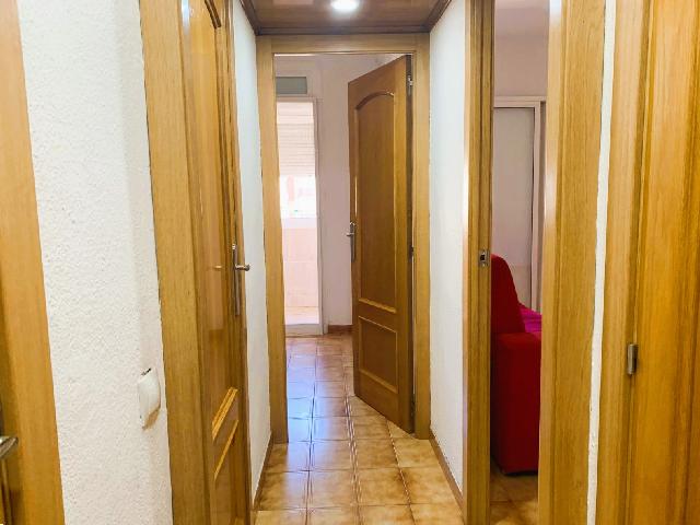 Imagen 3 Inmueble 306042 - Piso en venta en Barcelona / Piso céntrico en Poblenou, a poco minutos de la playa.