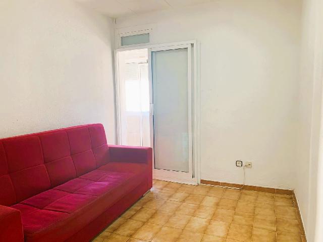 Imagen 1 Inmueble 306042 - Piso en venta en Barcelona / Piso céntrico en Poblenou, a poco minutos de la playa.