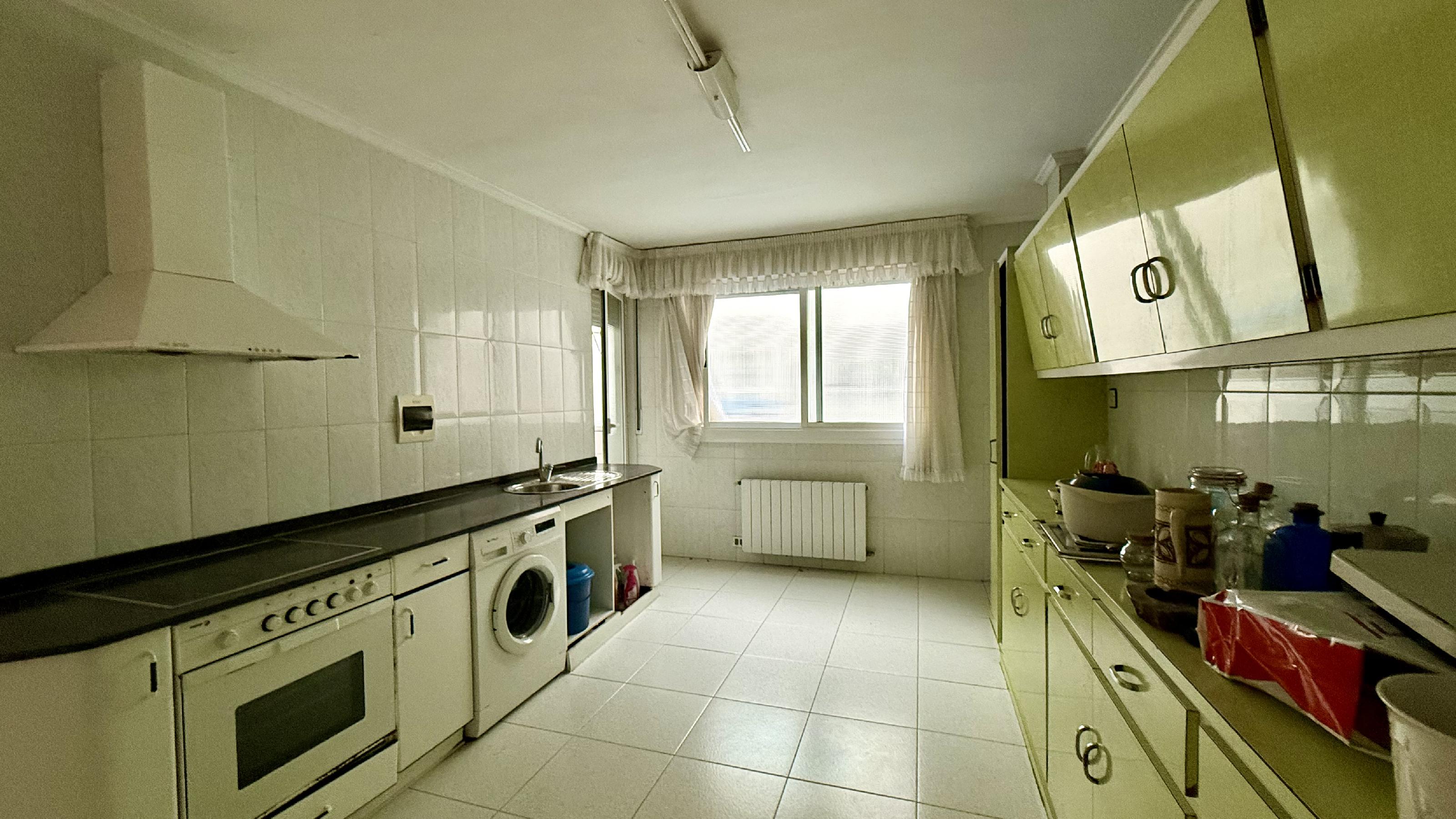 Imagen 14 Piso en venta en Barakaldo / Junto Paseo de los Fueros.