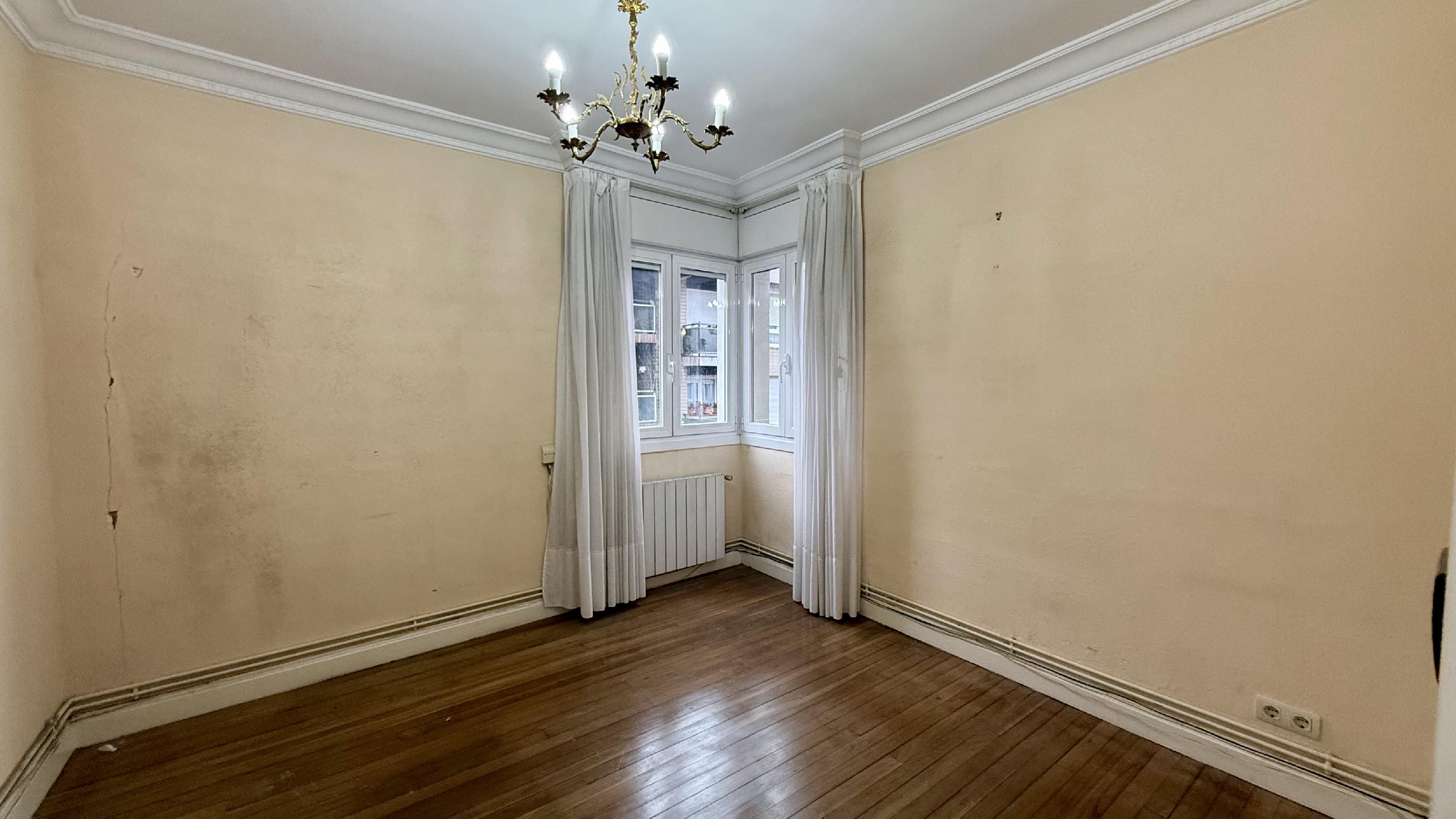 Imagen 23 Piso en venta en Barakaldo / Junto Paseo de los Fueros.