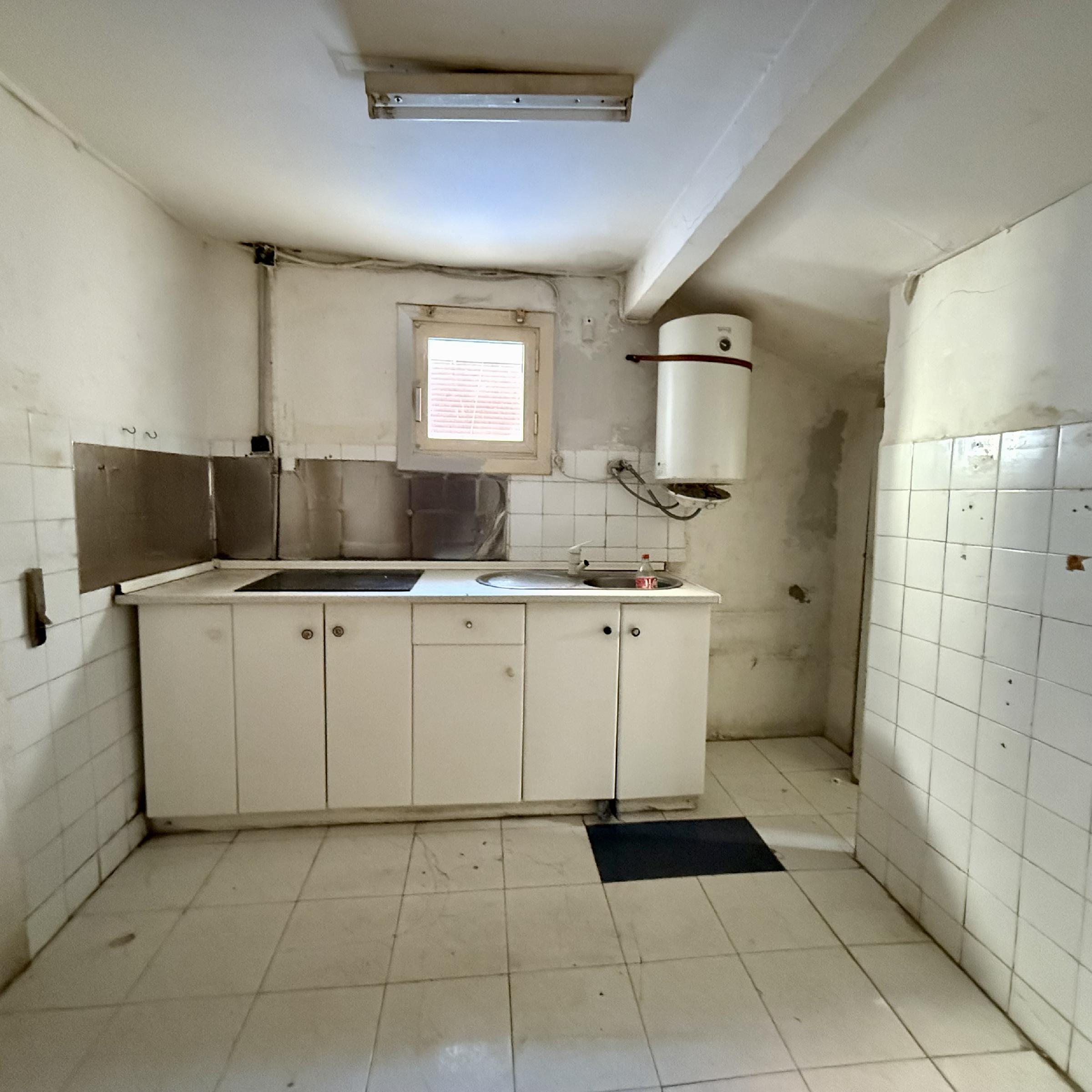 Imagen 4 Piso en venta en Barakaldo / Junto estación de Cercanias - Lutxana.
