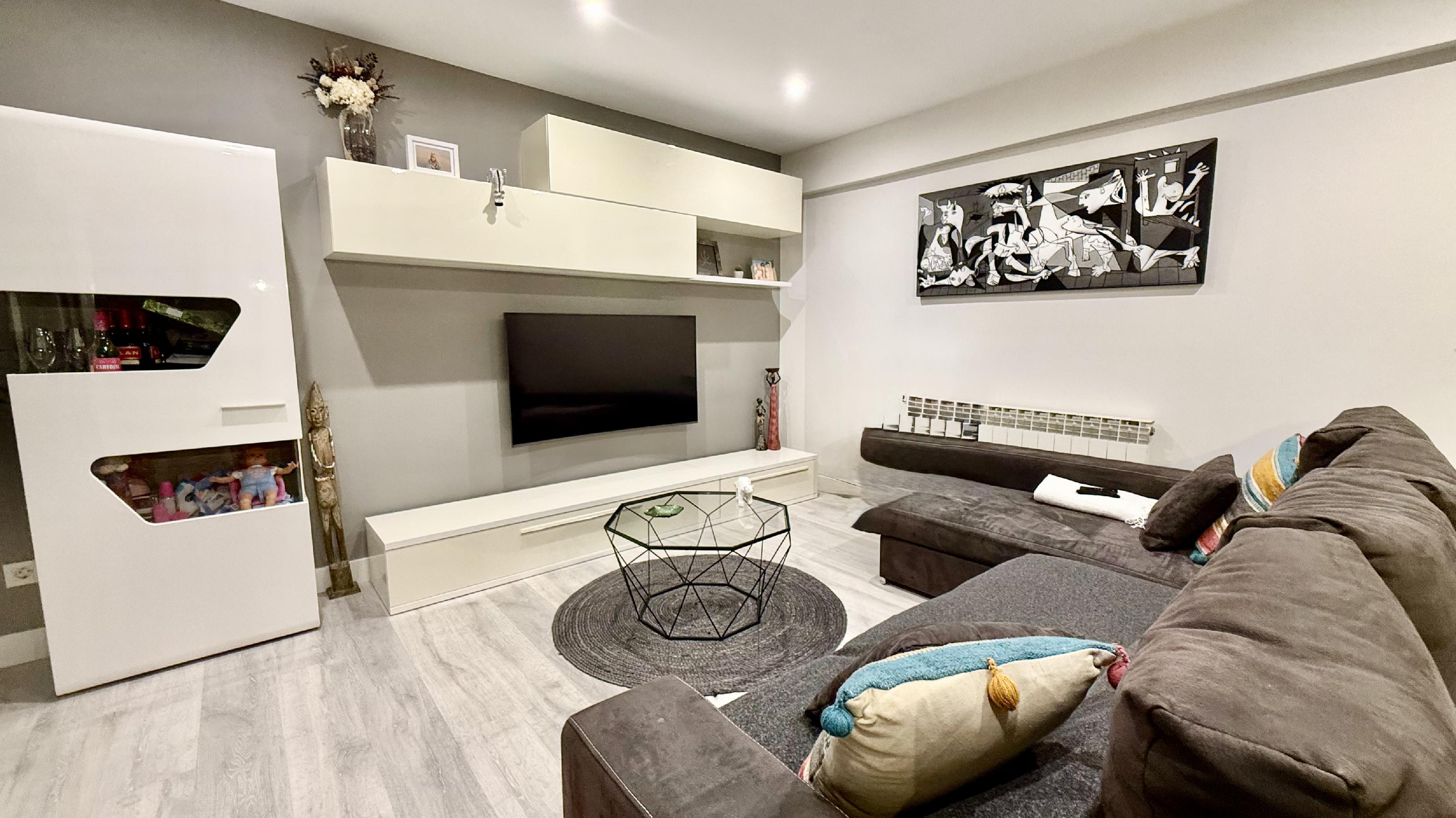 Imagen 3 Piso en venta en Barakaldo / Calle Zorrilla. Junto Avda. Libertad.