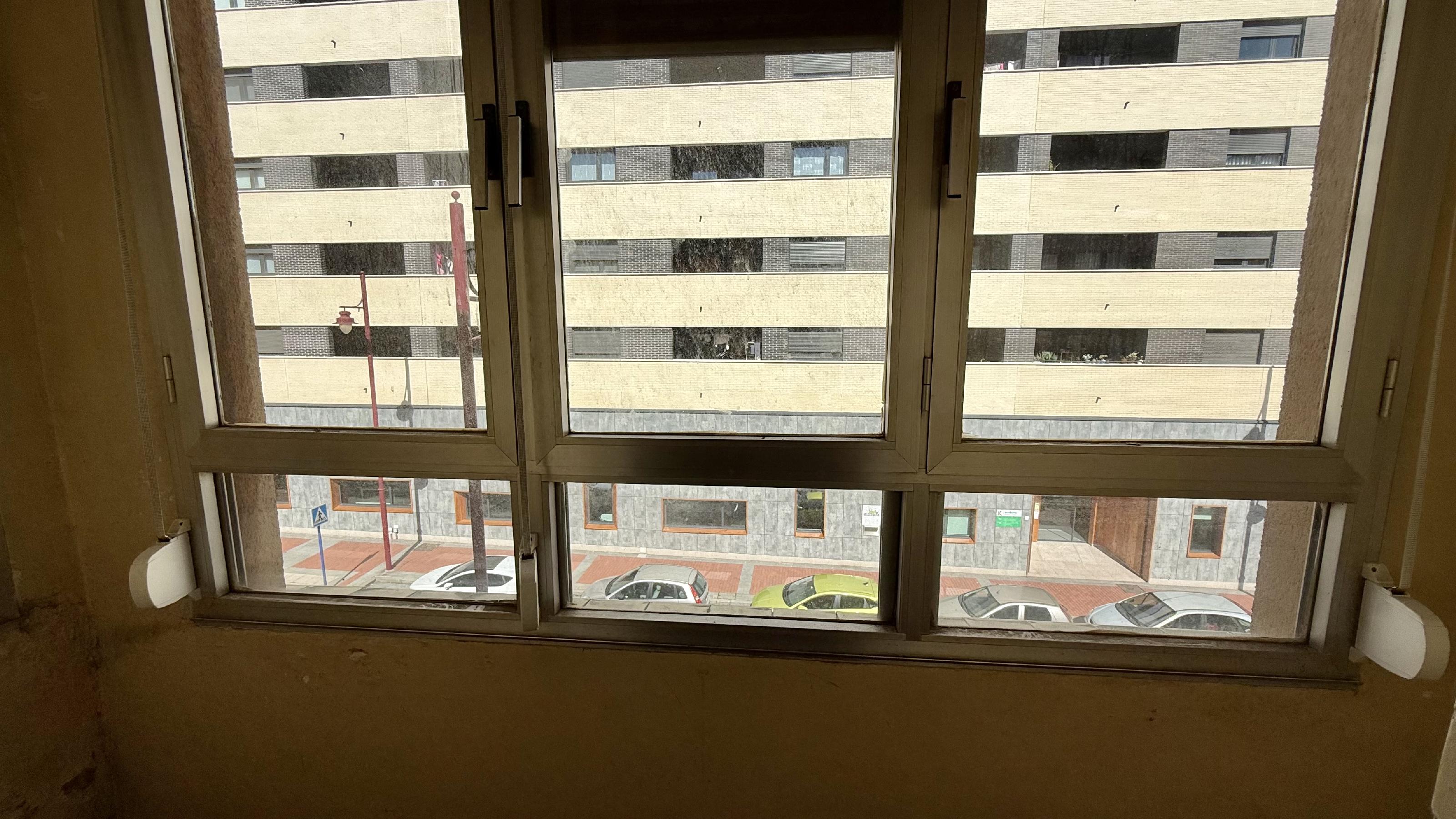 Imagen 19 Piso en venta en Barakaldo / Frente Casa Cultura Lutxana